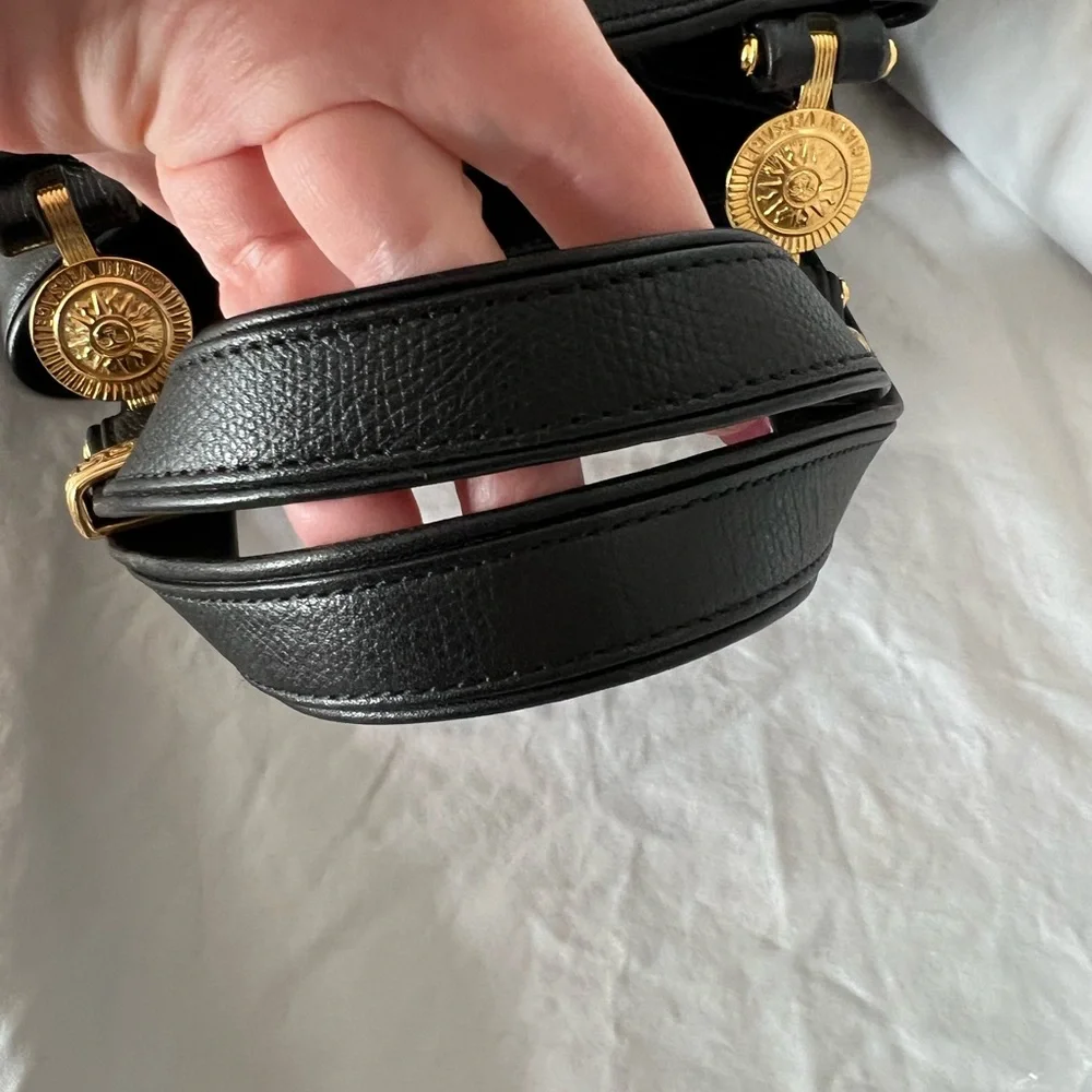 Authentic Vintage Gianni Versace blk leather bag with gold hardware - Picture 8 of 11